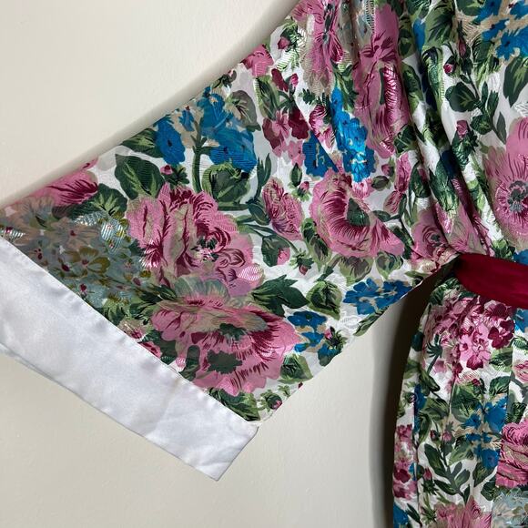 VTG Victoria's Secret Robe OS Gold Label Floral Satin Jacquard Belted Cottage - Picture 6 of 9